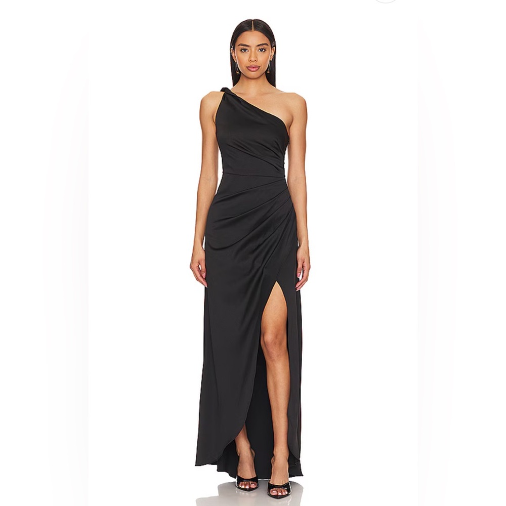 Elliatt Biarritz Maxi Gown in Black